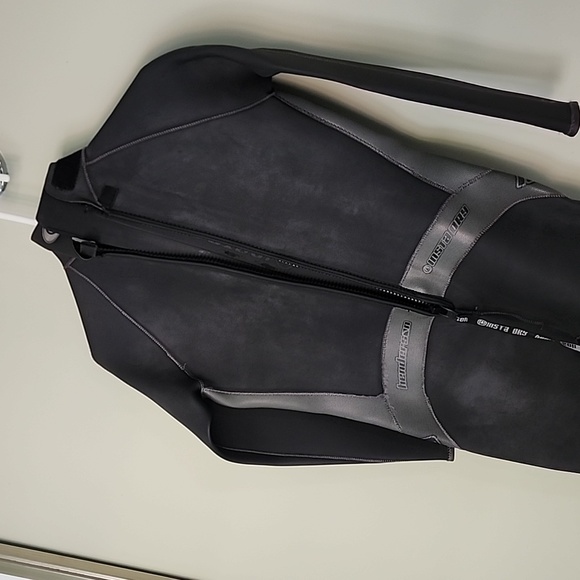 wetsuit - Picture 5 of 7